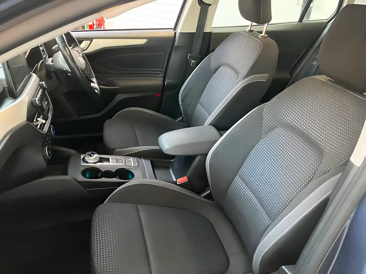 Used 2019 Ford Focus Zetec Blue - Interior and Exterior details 8