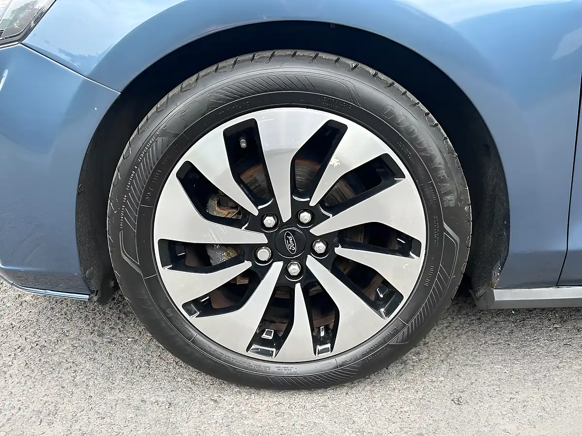 Used 2019 Ford Focus Zetec Blue - Interior and Exterior details 19