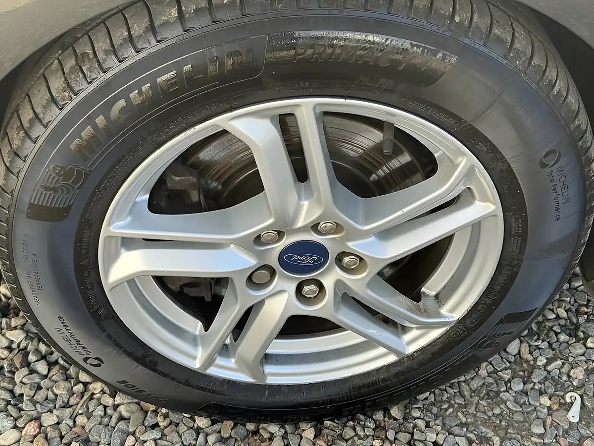 Used 2019 Ford Focus Zetec Grey - Interior and Exterior details 13