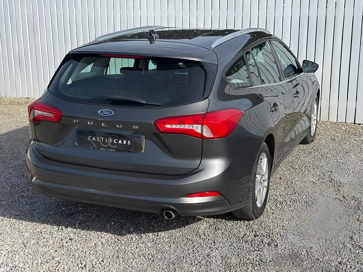 Used 2019 Ford Focus Zetec Grey - Interior and Exterior details 5