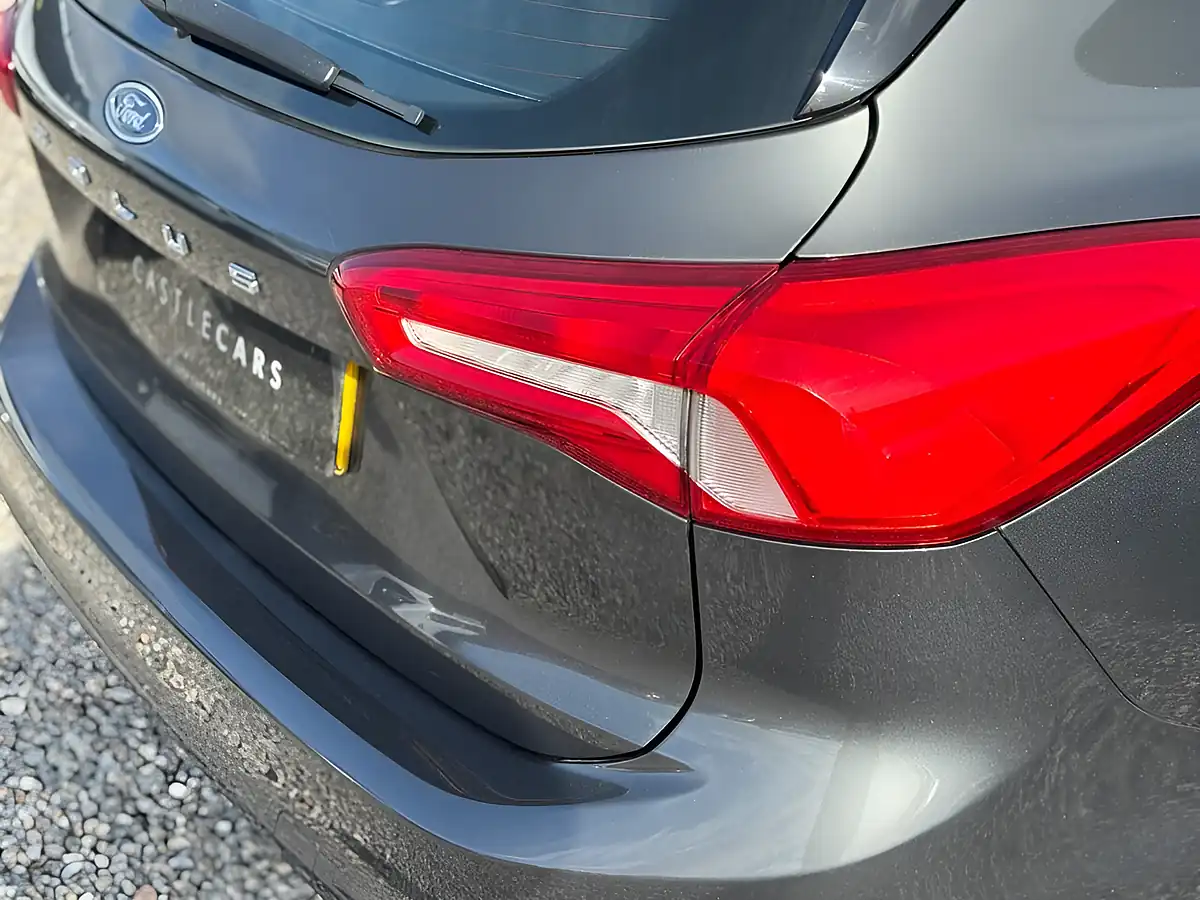 Used 2019 Ford Focus Zetec Grey - Interior and Exterior details 8