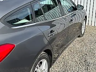 Used 2019 Ford Focus Zetec Grey - Interior and Exterior details 9