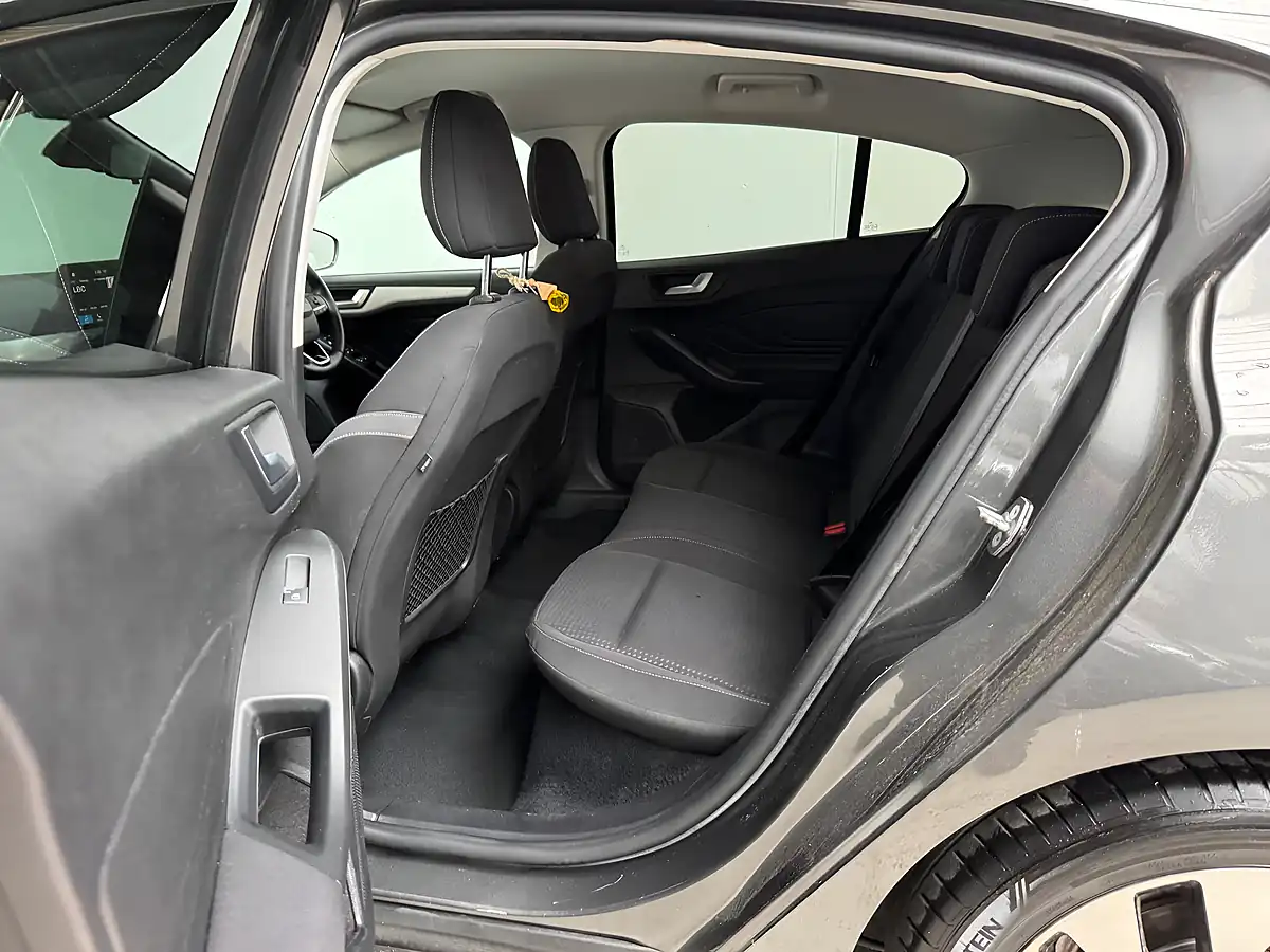 Used 2019 Ford Focus Zetec Magnetic Grey - Interior and Exterior details 10