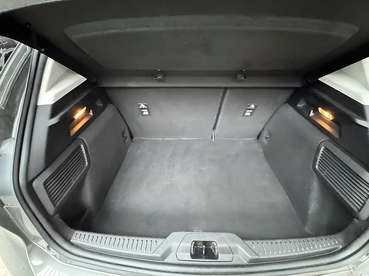 Used 2019 Ford Focus Zetec Magnetic Grey - Interior and Exterior details 17