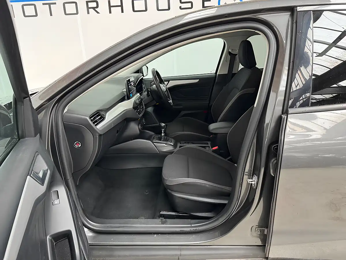 Used 2019 Ford Focus Zetec Magnetic Grey - Interior and Exterior details 9