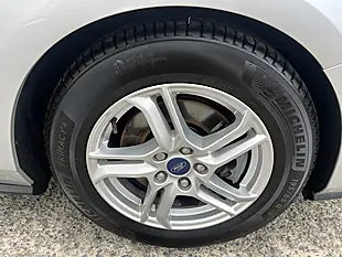 Used 2019 Ford Focus Zetec Moondust Silver - Interior and Exterior details 18