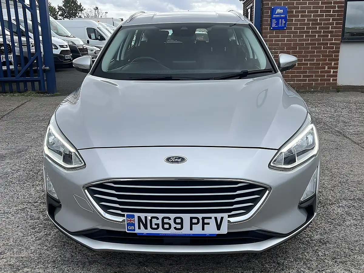 Used 2019 Ford Focus Zetec Moondust Silver - Interior and Exterior details 19