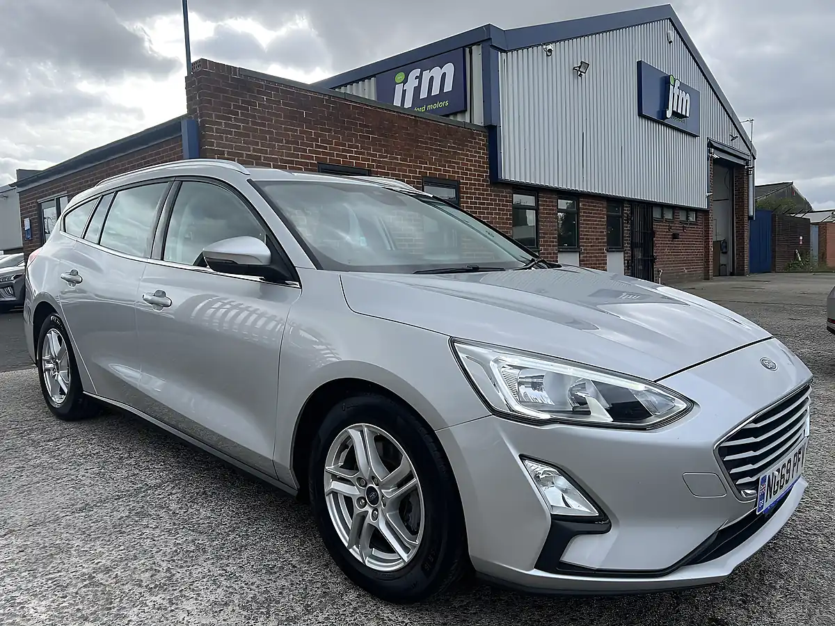 Used 2019 Ford Focus Zetec Moondust Silver - Interior and Exterior details 20