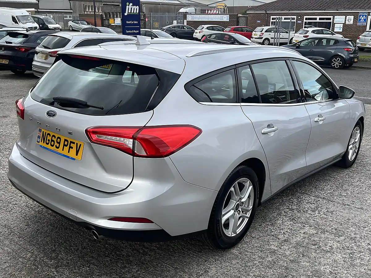 Used 2019 Ford Focus Zetec Moondust Silver - Interior and Exterior details 6