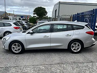 Used 2019 Ford Focus Zetec Moondust Silver - Interior and Exterior details 9