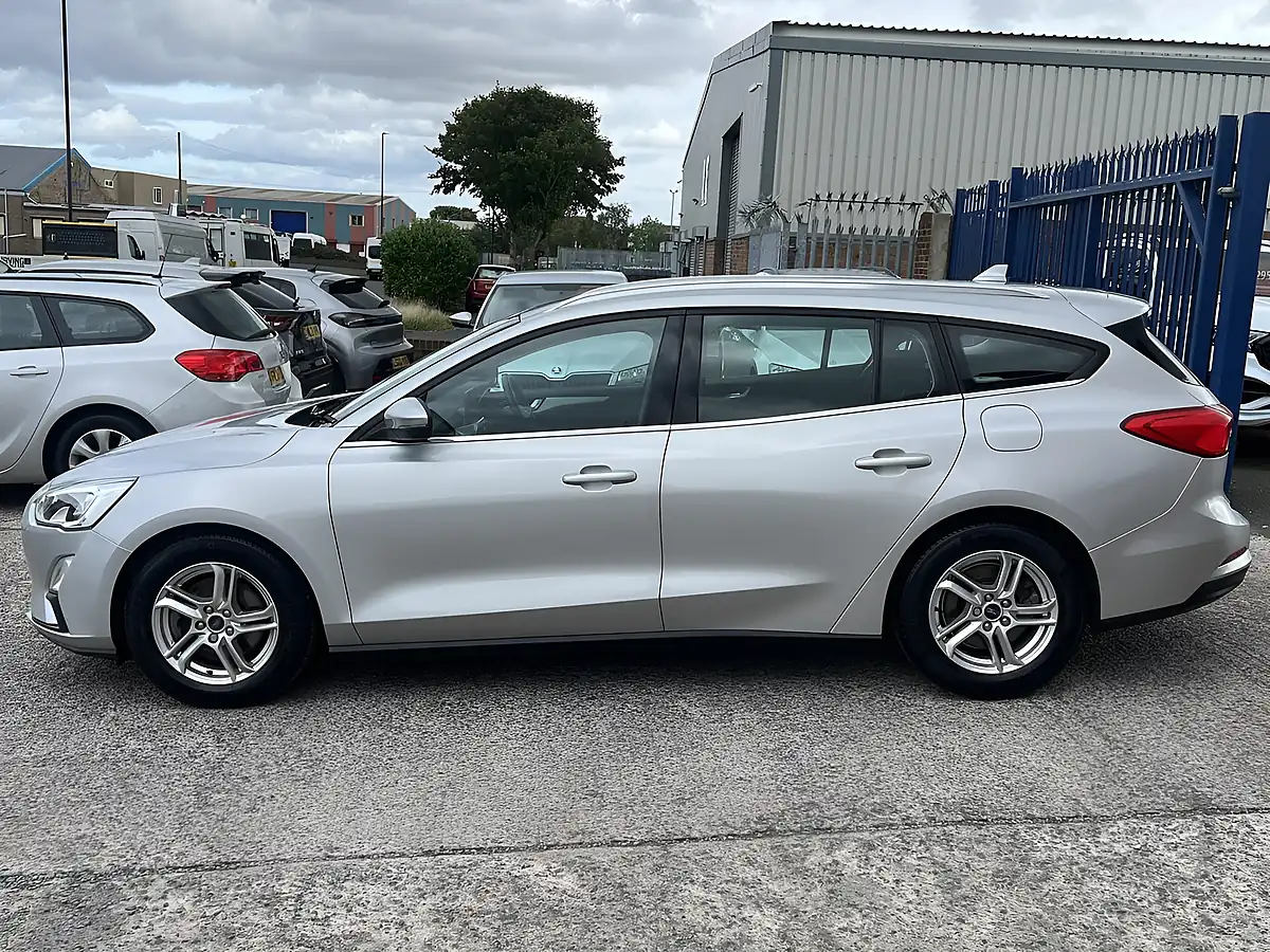 Used 2019 Ford Focus Zetec Moondust Silver - Interior and Exterior details 9