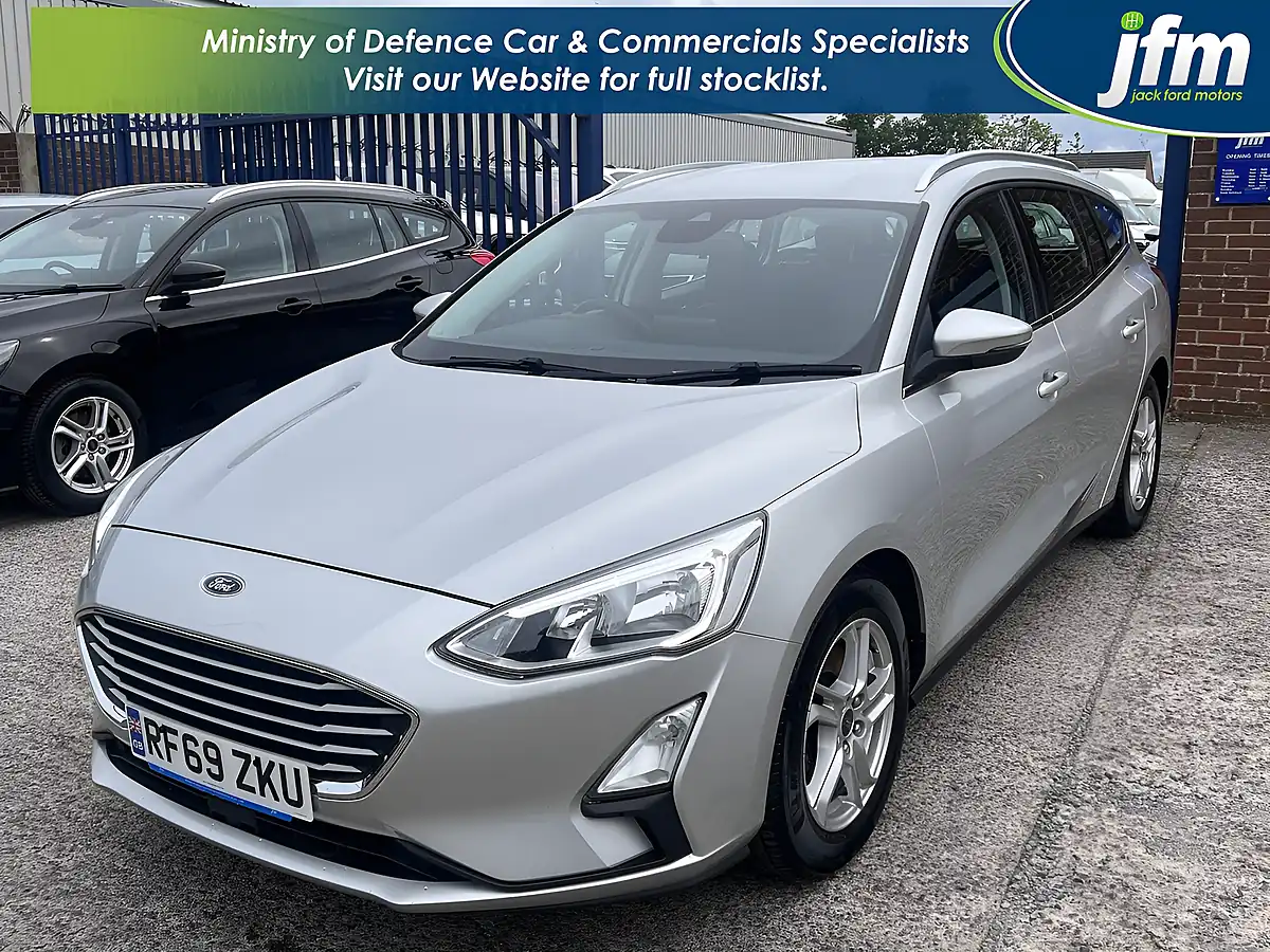 Used 2019 Ford Focus Zetec Moondust Silver Met - Interior and Exterior details 10