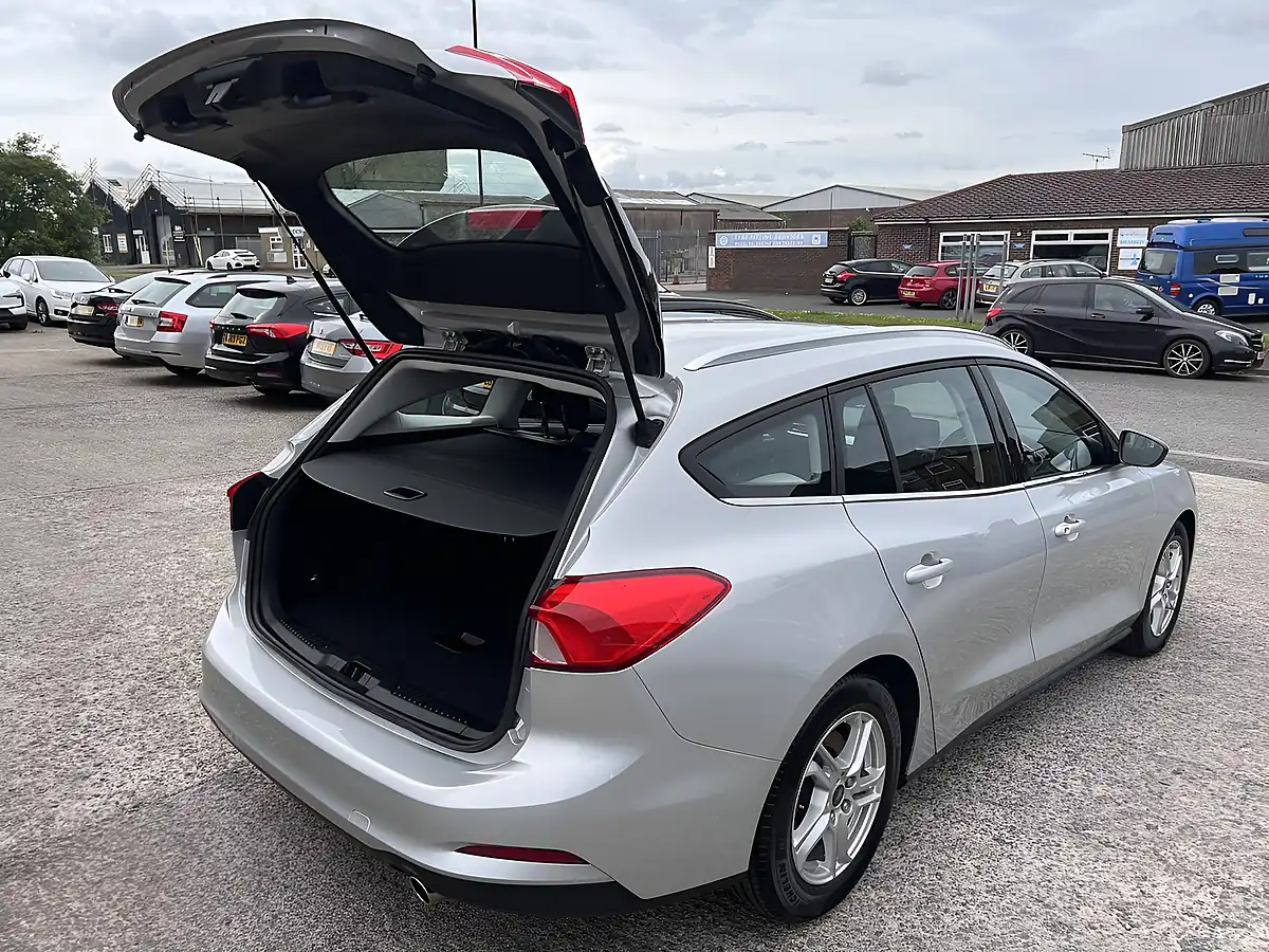 Used 2019 Ford Focus Zetec Moondust Silver Met - Interior and Exterior details 20
