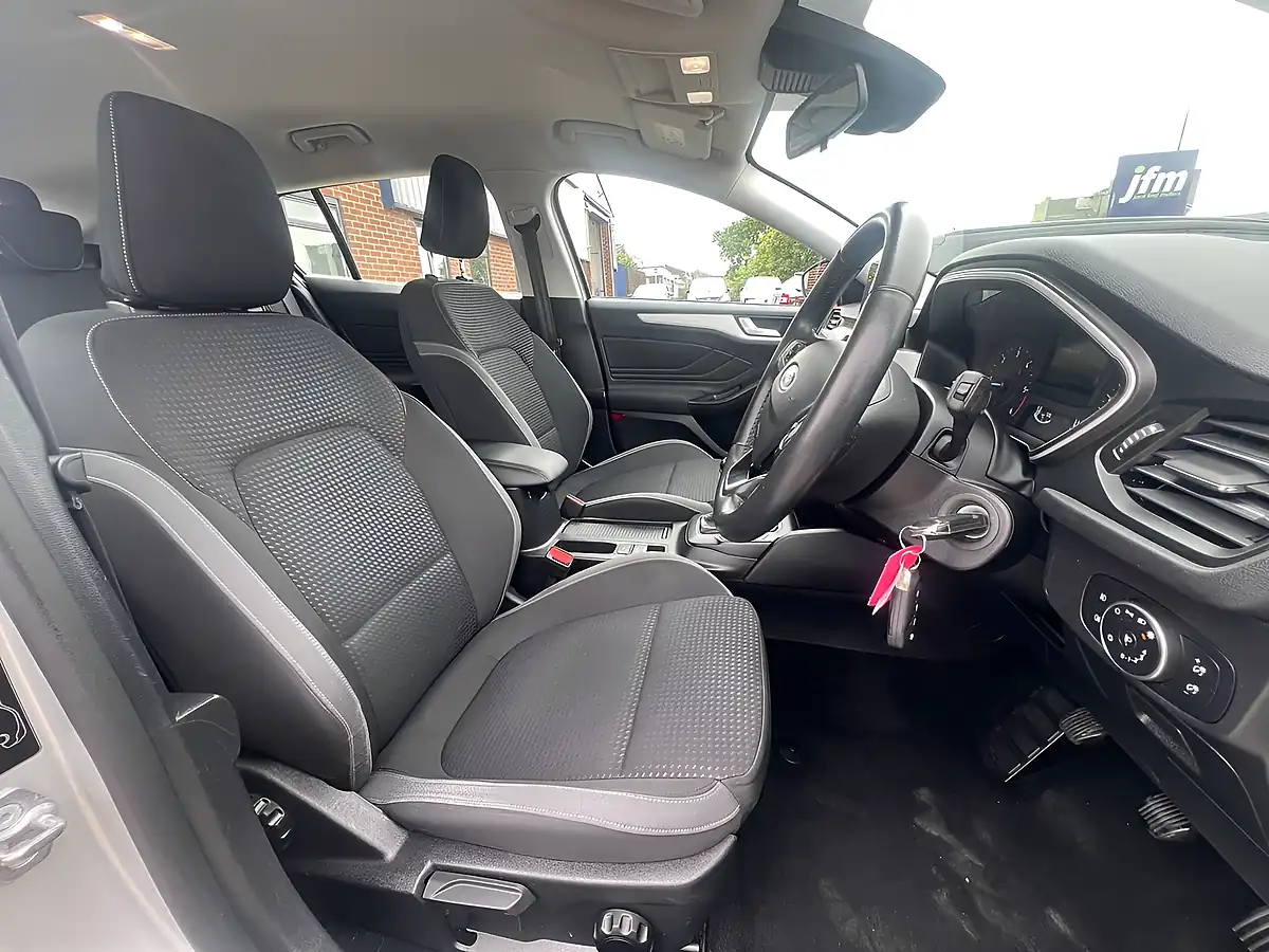 Used 2019 Ford Focus Zetec Moondust Silver Met - Interior and Exterior details 3