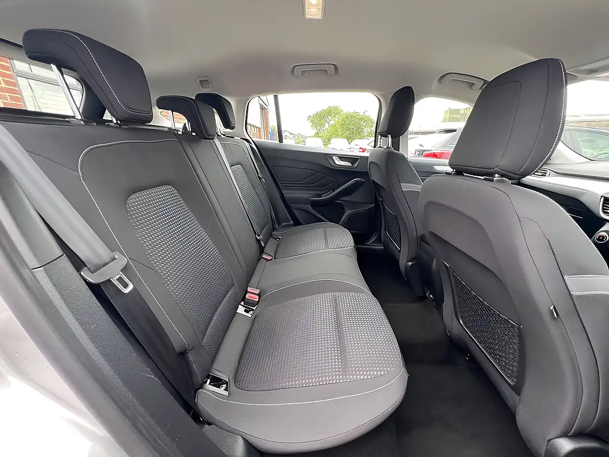 Used 2019 Ford Focus Zetec Moondust Silver Met - Interior and Exterior details 4