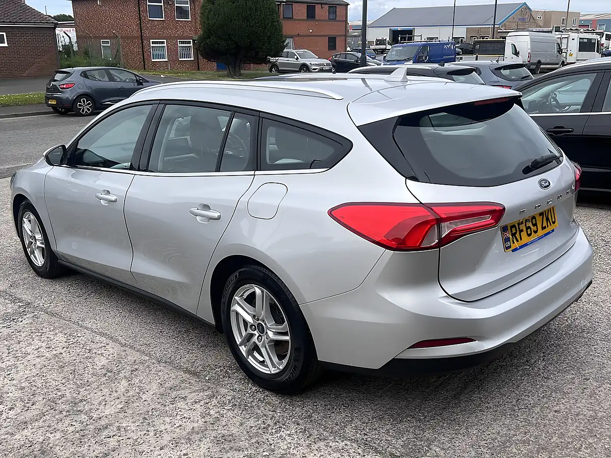 Used 2019 Ford Focus Zetec Moondust Silver Met - Interior and Exterior details 8