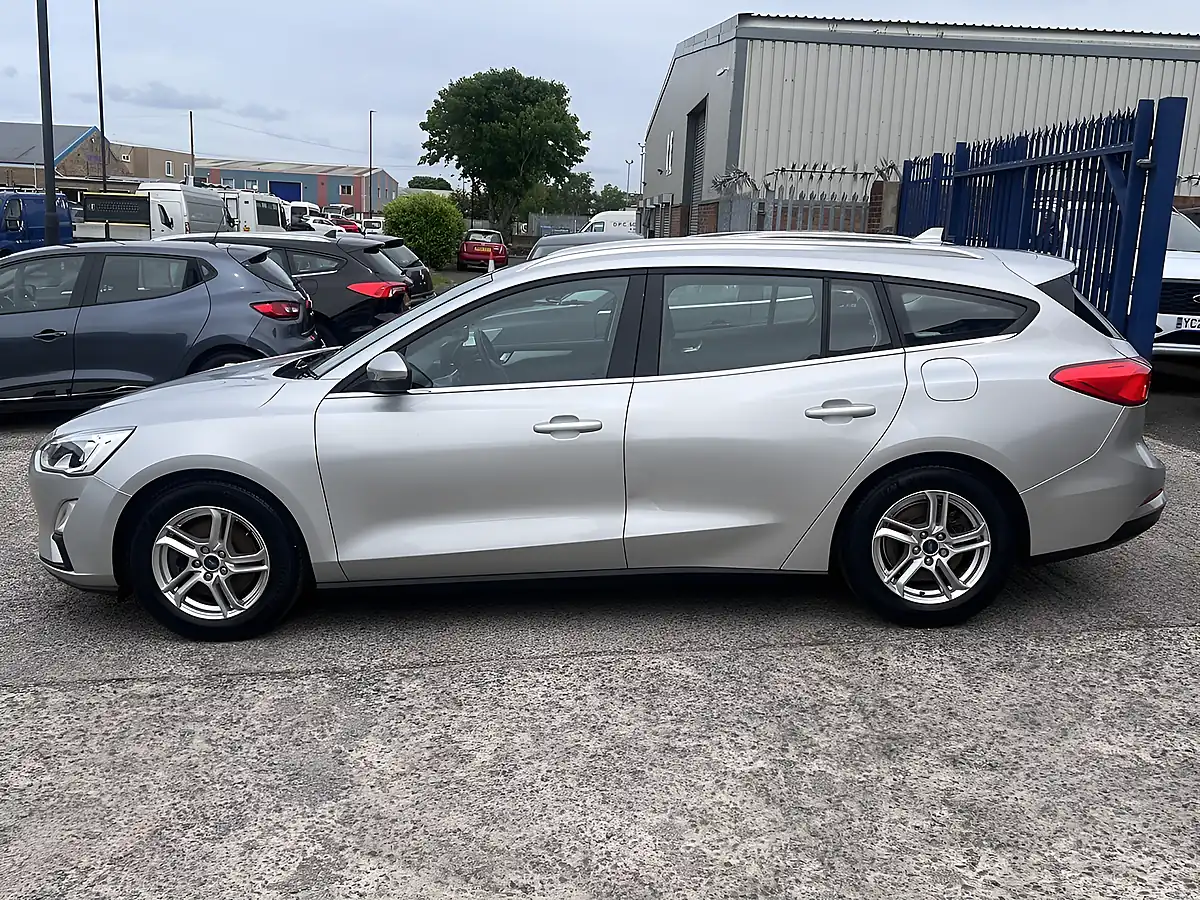 Used 2019 Ford Focus Zetec Moondust Silver Met - Interior and Exterior details 9