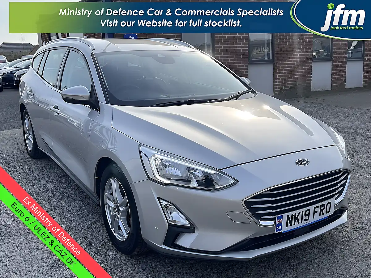 Used 2019 Ford Focus Zetec Moondust Silver Metallic - Front View