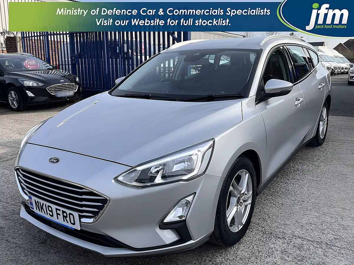Used 2019 Ford Focus Zetec Moondust Silver Metallic - Interior and Exterior details 10