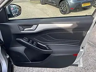 Used 2019 Ford Focus Zetec Moondust Silver Metallic - Interior and Exterior details 16