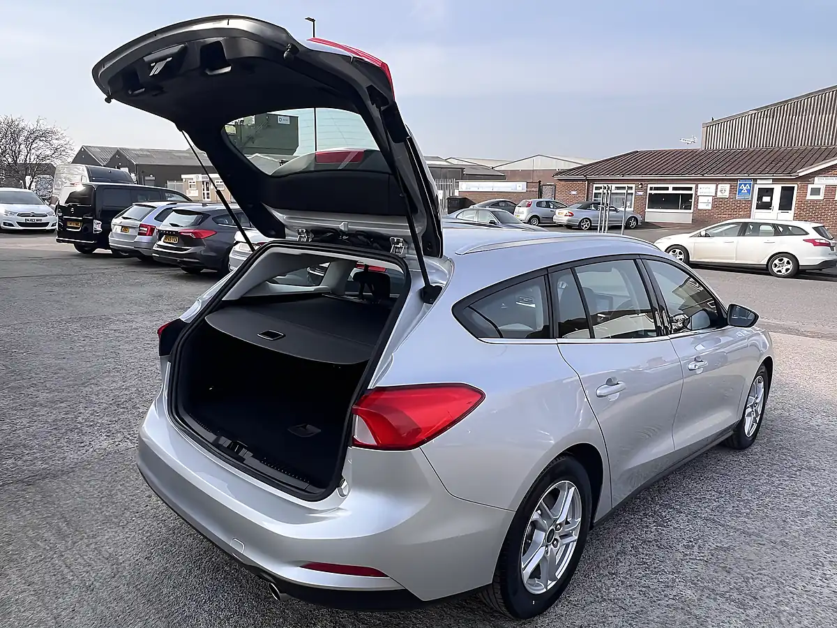 Used 2019 Ford Focus Zetec Moondust Silver Metallic - Interior and Exterior details 18
