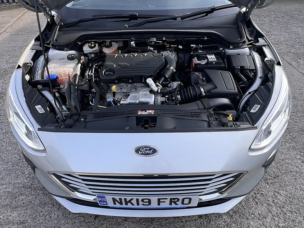 Used 2019 Ford Focus Zetec Moondust Silver Metallic - Interior and Exterior details 20