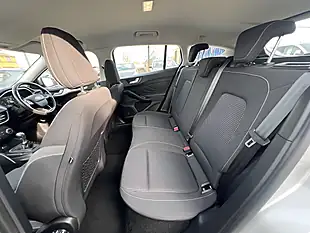 Used 2019 Ford Focus Zetec Moondust Silver Metallic - Interior and Exterior details 4