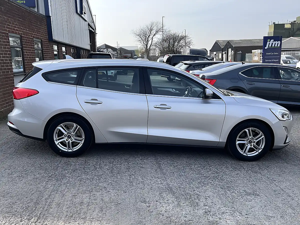 Used 2019 Ford Focus Zetec Moondust Silver Metallic - Interior and Exterior details 5