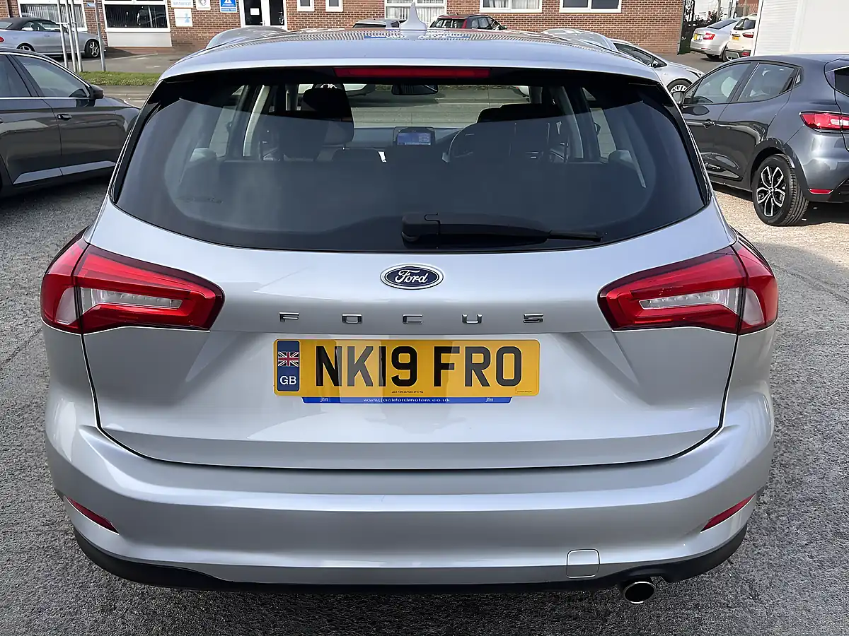 Used 2019 Ford Focus Zetec Moondust Silver Metallic - Interior and Exterior details 7