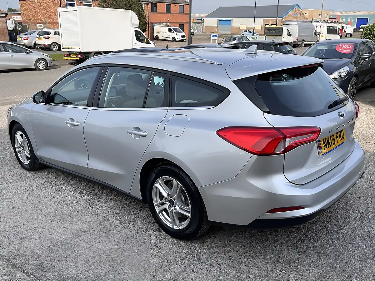 Used 2019 Ford Focus Zetec Moondust Silver Metallic - Interior and Exterior details 8