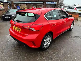 Used 2019 Ford Focus Zetec Red - Interior and Exterior details 10
