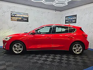 Used 2019 Ford Focus Zetec Red - Interior and Exterior details 9