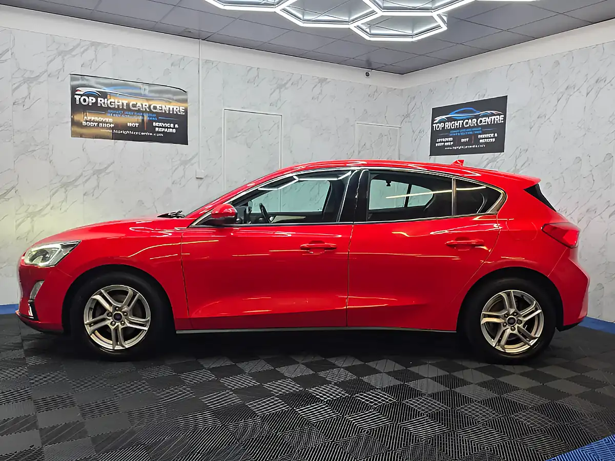 Used 2019 Ford Focus Zetec Red - Interior and Exterior details 9