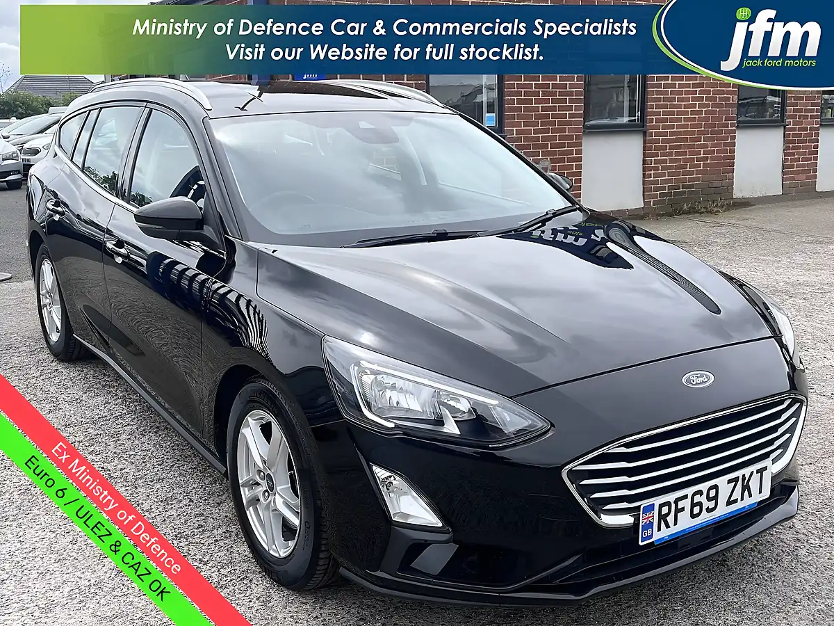 Used 2019 Ford Focus Zetec Shadow Black Mica - Front View