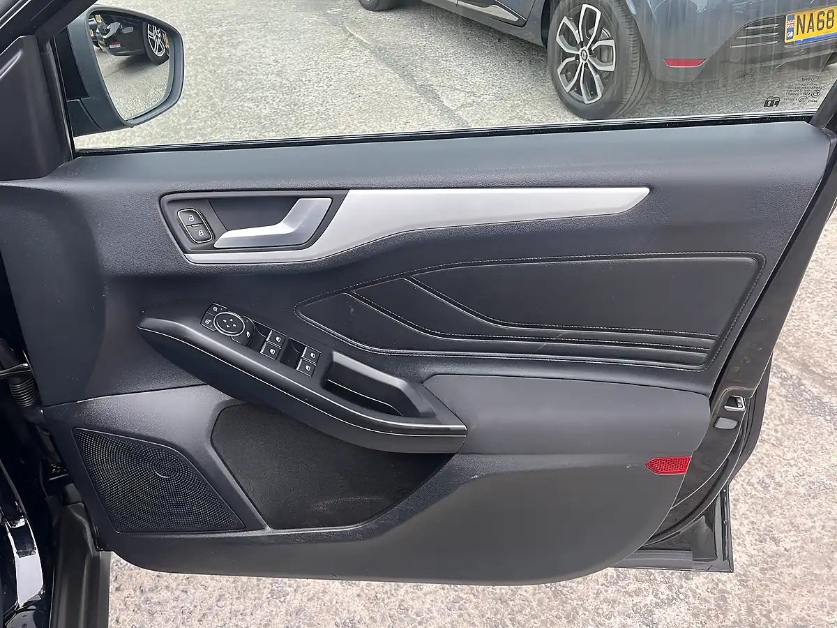 Used 2019 Ford Focus Zetec Shadow Black Mica - Interior and Exterior details 18