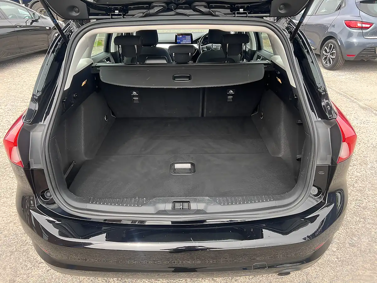 Used 2019 Ford Focus Zetec Shadow Black Mica - Interior and Exterior details 19