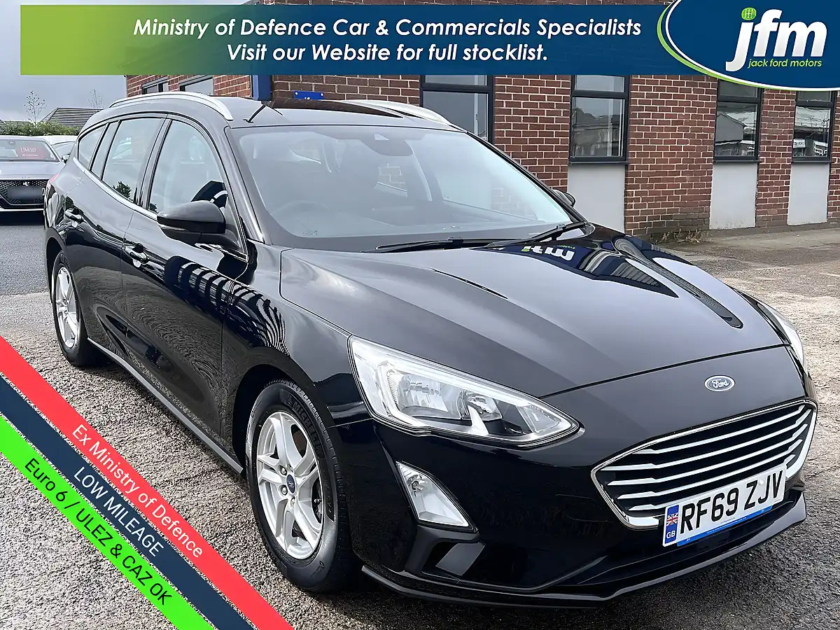 Used 2019 Ford Focus Zetec Shadow Black Mica - Front View