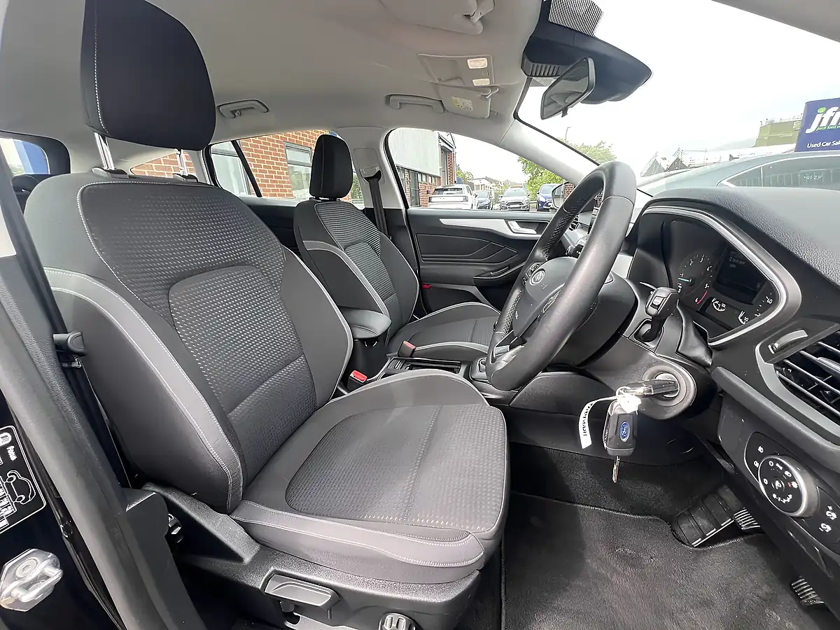 Used 2019 Ford Focus Zetec Shadow Black Mica - Interior and Exterior details 3