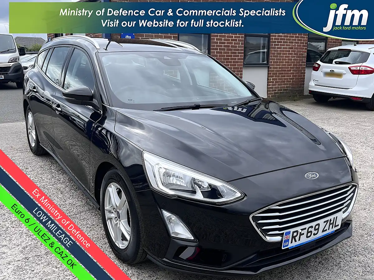 Used 2019 Ford Focus Zetec Shadow Black Mica - Front View
