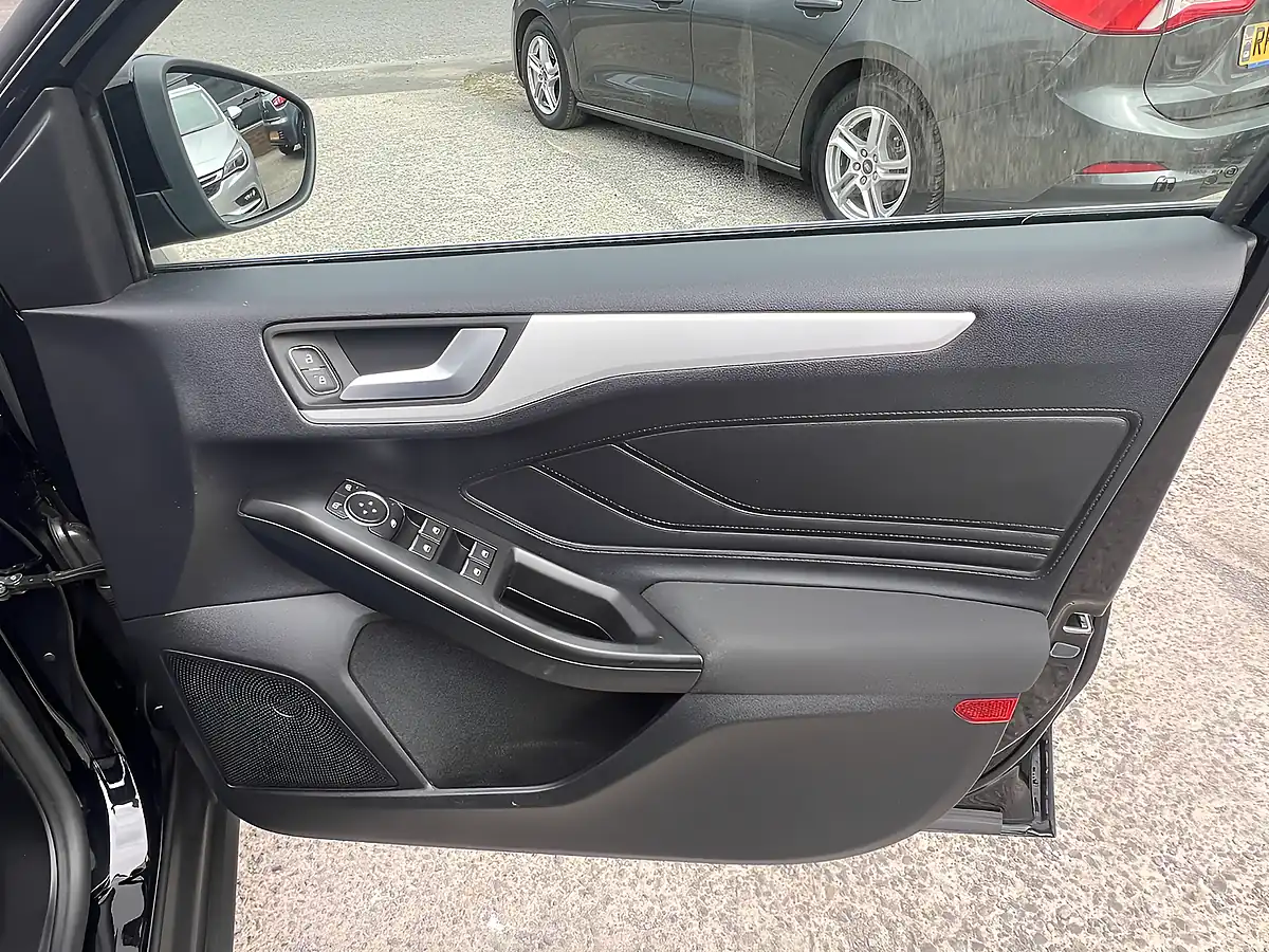 Used 2019 Ford Focus Zetec Shadow Black Mica - Interior and Exterior details 18