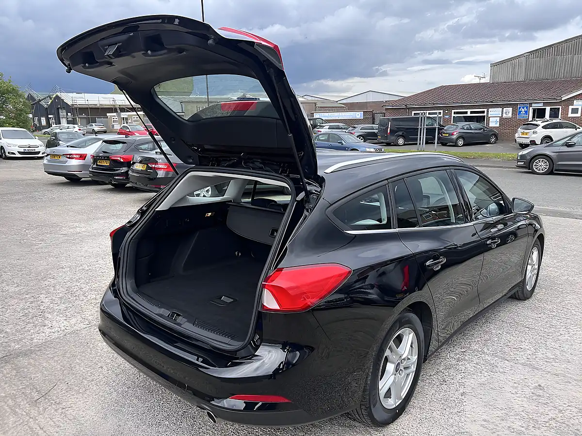 Used 2019 Ford Focus Zetec Shadow Black Mica - Interior and Exterior details 20