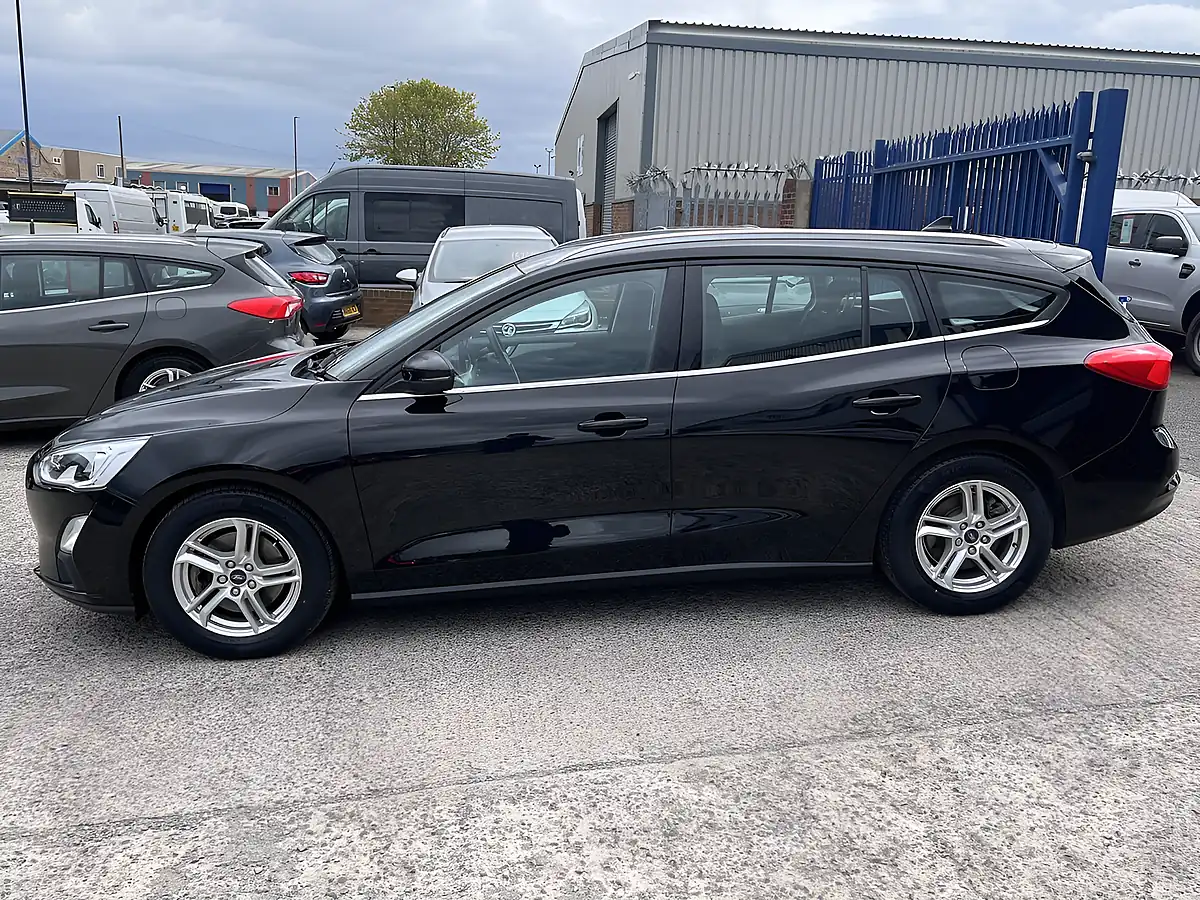 Used 2019 Ford Focus Zetec Shadow Black Mica - Interior and Exterior details 9