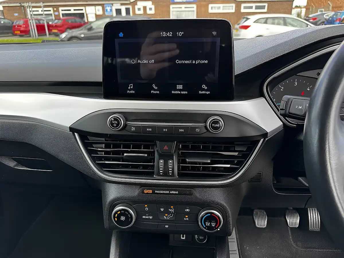 Used 2019 Ford Focus Zetec Shadow Black Mica - Interior and Exterior details 12