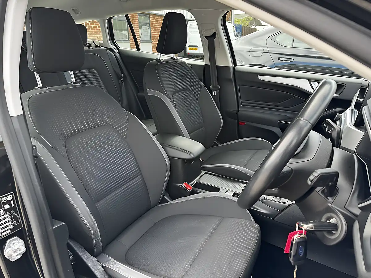 Used 2019 Ford Focus Zetec Shadow Black Mica - Interior and Exterior details 16