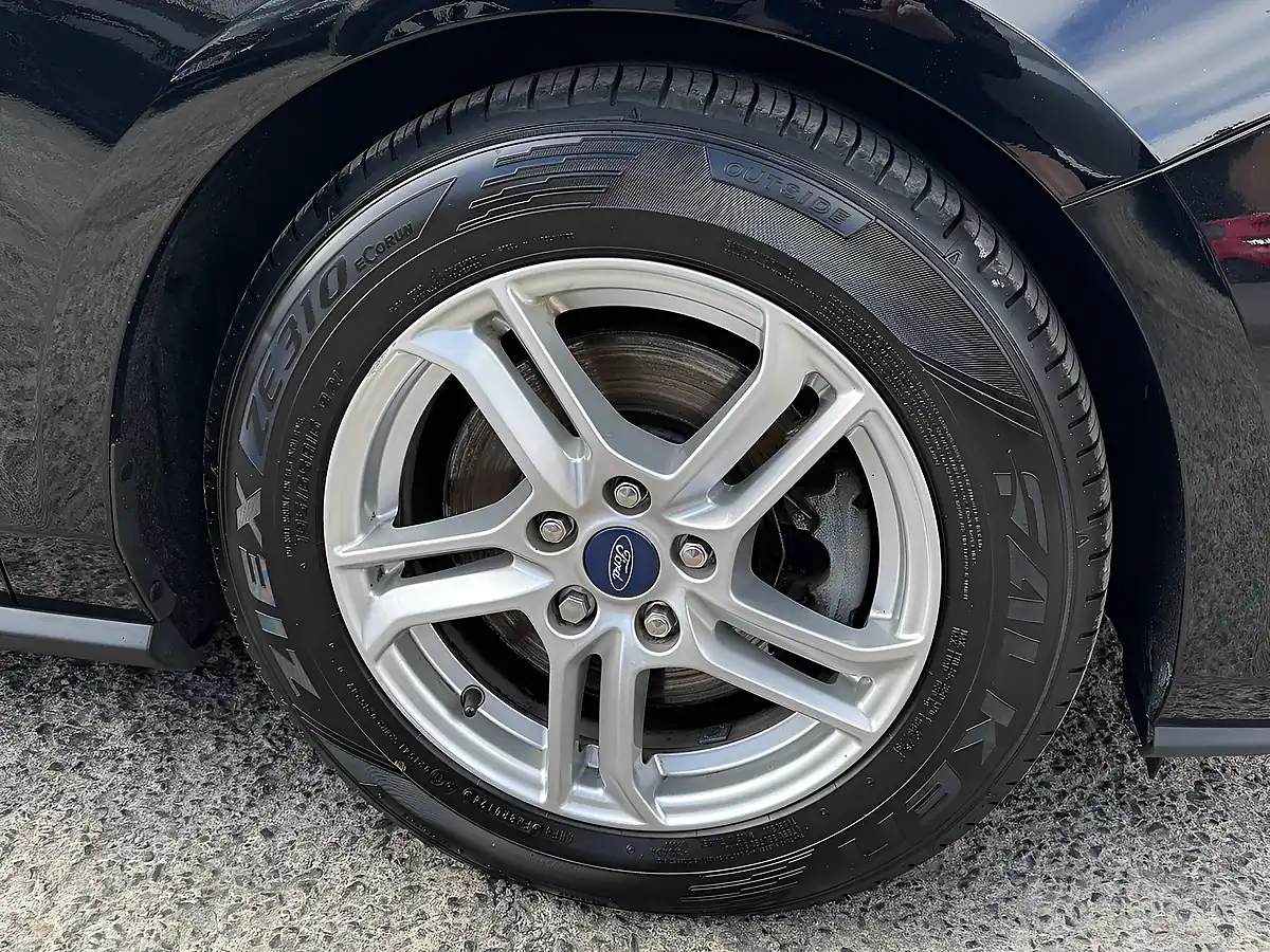 Used 2019 Ford Focus Zetec Shadow Black Mica - Interior and Exterior details 18