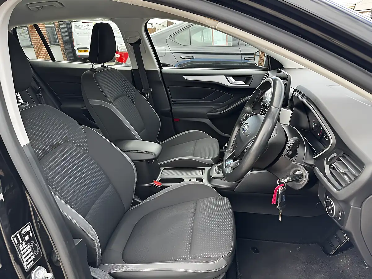 Used 2019 Ford Focus Zetec Shadow Black Mica - Interior and Exterior details 3