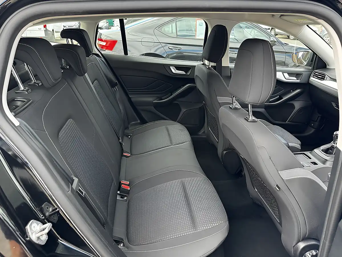 Used 2019 Ford Focus Zetec Shadow Black Mica - Interior and Exterior details 4