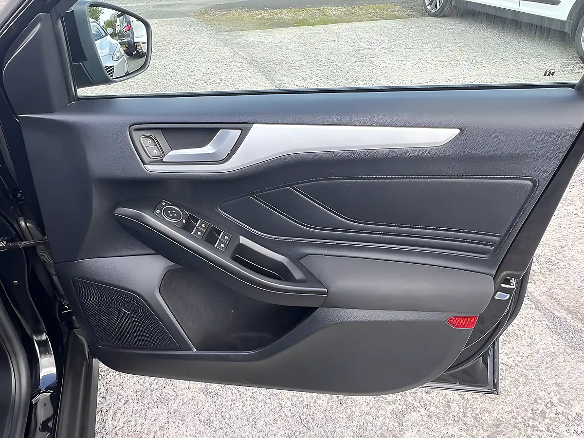 Used 2019 Ford Focus Zetec Shadow Black Mica - Interior and Exterior details 16