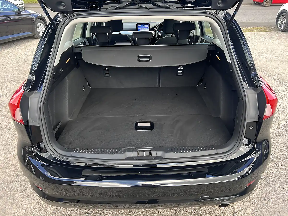Used 2019 Ford Focus Zetec Shadow Black Mica - Interior and Exterior details 17