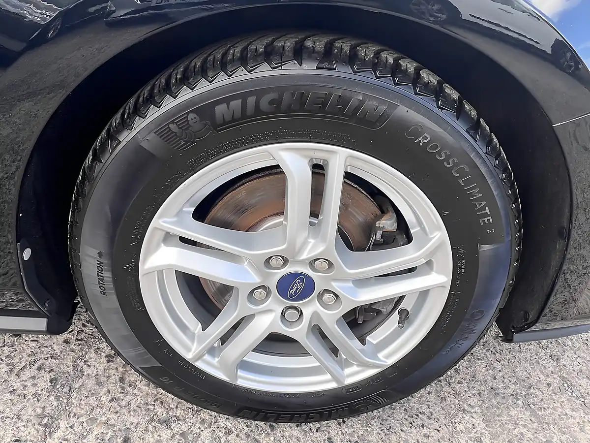 Used 2019 Ford Focus Zetec Shadow Black Mica - Interior and Exterior details 19
